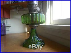 1930s ORIGINAL GREEN ALADDIN CORINTHIAN KEROSENE OIL LAMP WithITH ALADDIN CHIMNEY