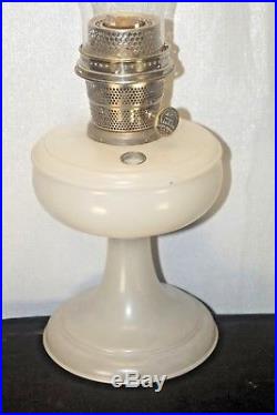 1932 33 Aladdin Venetian White Moonstone Kerosene Oil Table Lamp With Chimney