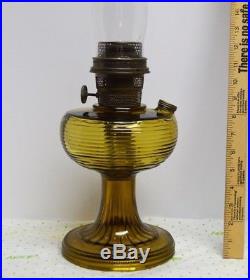 1937-1938 ALADDIN AMBER BEEHIVE B-82L Lamp NuType B Burner Flm Spreader Chimney