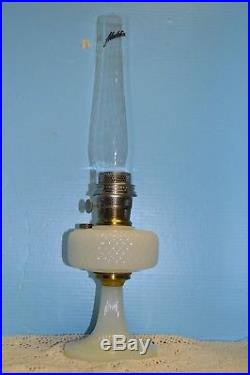1937 ALADDIN MOONSTONE DIAMOND QUILT WHITE B-85 OIL LAMP Nu Type A Burner Nice