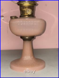 1938 ALADDIN B-87 ROSE MOONSTONE VERTIQUE KEROSENE LAMP With Aladdin Chimney