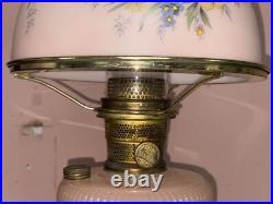 1938 ALADDIN B-87 ROSE MOONSTONE VERTIQUE KEROSENE LAMP With Aladdin Chimney