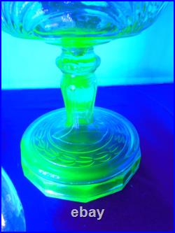 1939 Aladdin Green Uranium Glass Washington Drape Turkey Track Base Oil Lamp