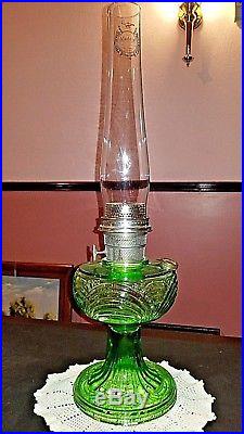 1939 Aladdin Model B-40 Green Washington Drape Kerosene Lamp Round Stem
