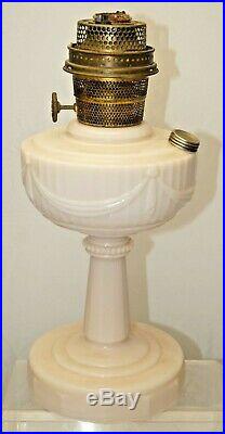 1940 49 Alcite Aladdin Lincoln Drape Kerosene / Oil Lamp With Model B Burner
