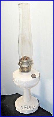 1940s Aladdin Alacite White Lincoln Drape Kerosene Oil Table Lamp Marked Chimney