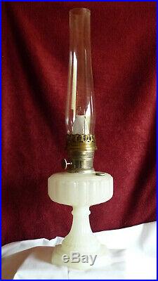 ALADDIN Antique WHITE MOONSTONE CATHEDRAL Kerosene MANTLE LAMP With CHIMNEY