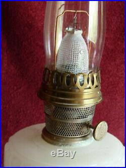 ALADDIN Antique WHITE MOONSTONE CATHEDRAL Kerosene MANTLE LAMP With CHIMNEY