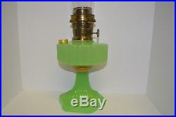 ALADDIN B-111 CORINTHIAN APPLE GREEN MOONSTONE OIL LAMP Nu-Type B Burner 1935