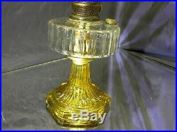 ALADDIN CORINTHIAN OIL LAMPCLEAR / AMBER withLoc On Chimney and Shade