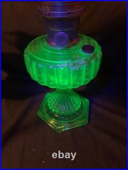 ALADDIN Green Uranium CATHEDRAL Table Lamp Model #108 B Burner c1934 Glows
