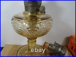 ALADDIN OIL LAMP MODEL B HONEY AMBER WASHINGTON DRAPE With Extra Aladdin Burner