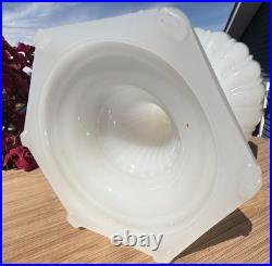 ALADDIN Solid White Moonstone Fluted Pedestal Corinthian Table Lamp Model B NICE