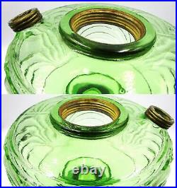 ALADDIN WASHINGTON DRAPE Green Glass Oil Kerosene Lamp Model B40 Round Base 1939