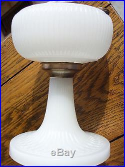 ALADDIN WHITE MOONSTONE VERTIQUE B-93 KEROSENE / OIL LAMP NO RESERVE