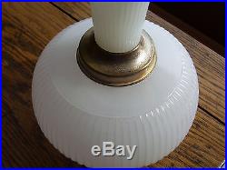 ALADDIN WHITE MOONSTONE VERTIQUE B-93 KEROSENE / OIL LAMP NO RESERVE