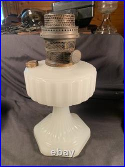 ALADDIN White Font White Foot Corinthian Table Lamp Model B-114 B Burner c1935