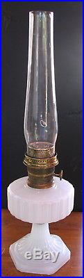 ALADDIN White Moonstone Corinthian Kerosene Oil Lamp Model B Nu-Type B-114