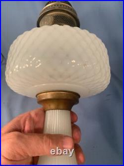 ALADDIN White Quilt pattern Oil Table Lamp Model B-85 B Burner c1937
