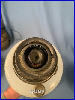 ALADDIN White Quilt pattern Oil Table Lamp Model B-85 B Burner c1937