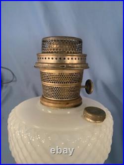 ALADDIN White Quilt pattern Oil Table Lamp Model B-85 B Burner c1937