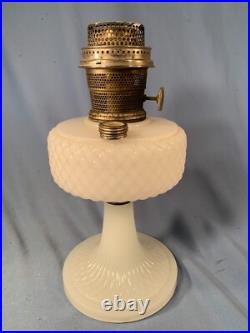 ALADDIN White Quilt pattern Table Lamp Model B-85 B Burner c1937