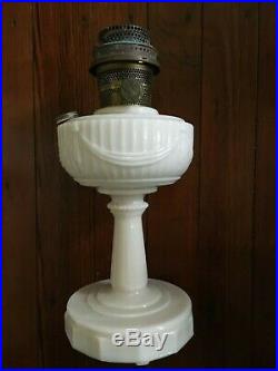 ANTIQUE ALADDIN ALACITE LINCOLN DRAPE OIL LAMP NU-TYPE MODEL B Matching Shade