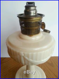 ANTIQUE ALADDIN ALACITE TALL LINCOLN DRAPE GLASS KEROSENE LAMP MODEL B