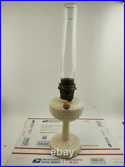 ANTIQUE ALADDIN ALACITE WHITE LINCOLN DRAPE LAMP GLASS MODEL B Tested works