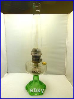 ANTIQUE ALADDIN CLEAR CORINTHIAN OVER URANIUM GREEN OIL LAMP With B BURNER & CHIMN