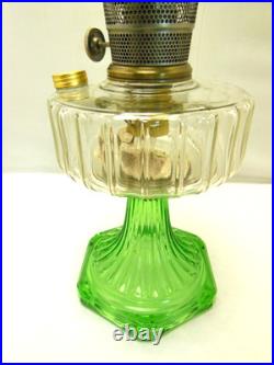 ANTIQUE ALADDIN CLEAR CORINTHIAN OVER URANIUM GREEN OIL LAMP With B BURNER & CHIMN