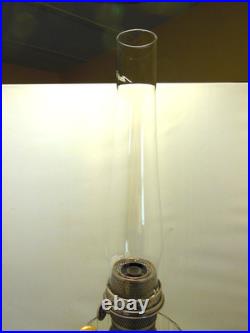 ANTIQUE ALADDIN CLEAR CORINTHIAN OVER URANIUM GREEN OIL LAMP With B BURNER & CHIMN