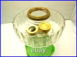 ANTIQUE ALADDIN CLEAR CORINTHIAN OVER URANIUM GREEN OIL LAMP With B BURNER & CHIMN