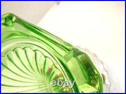 ANTIQUE ALADDIN CLEAR CORINTHIAN OVER URANIUM GREEN OIL LAMP With B BURNER & CHIMN