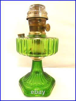 ANTIQUE ALADDIN GREEN BETA CRYSTAL CORINTHIAN OIL LAMP with CHIMNEY & B BURNER
