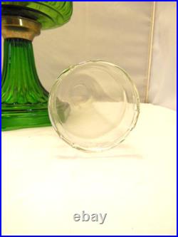 ANTIQUE ALADDIN GREEN BETA CRYSTAL CORINTHIAN OIL LAMP with CHIMNEY & B BURNER