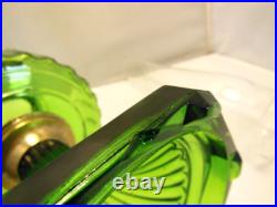 ANTIQUE ALADDIN GREEN BETA CRYSTAL CORINTHIAN OIL LAMP with CHIMNEY & B BURNER