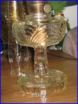 ANTIQUE ALADDIN WASHINGTON DRAPE PATTERN GLASS OIL LAMP w BURNER CHIMNEY ADAPTER