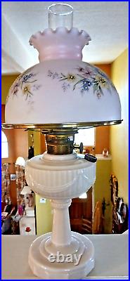 ANTIQUE B ALADDIN PINK LINCOLN DRAPE KEROSENE LAMP WithPRETTY SATIN FLORAL SHADE