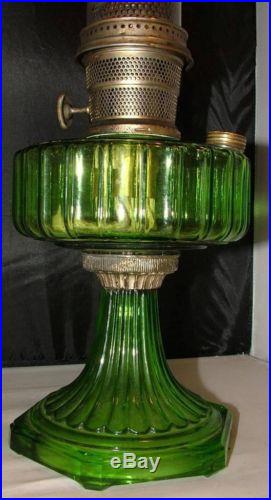ANTIQUE RARE ALADDIN NU-TYPE MODEL B GREEN GLASS CATHEDRAL OIL LAMP W CHINMEY