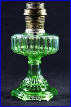 Aladdin 1934 #108 Green Beta Crystal Cathedral Oil Lamp Brass Model B Burner