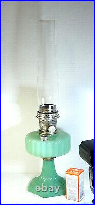 Aladdin 1935 Green Moonstone Corinthian Oil Lamp Model B Burner chimney B-115