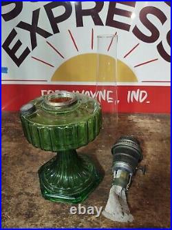 Aladdin 1935 Model B-102 Green Beta Corinthian Kerosene Lamp, Oil Lamp