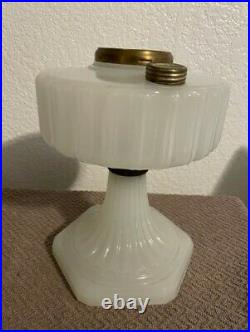 Aladdin 1935 Model B-114 White Moonstone Corinthian Kerosene Lamp, Oil Lamp
