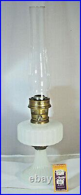 Aladdin 1935 White Moonstone Corinthian Oil Lamp Model B Burner Lox-on chimney