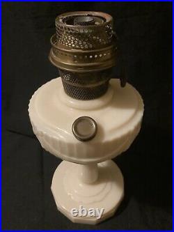 Aladdin 1940 Alacite Tall Lincoln Drape Model B-75 Scalloped Foot Kerosene Lamp