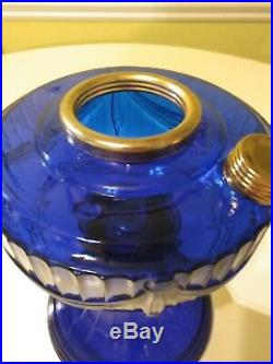Aladdin 1989 Short Lincoln Drape Cobalt Blue Glass Lamp gorgeous color