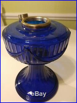 Aladdin 1989 Short Lincoln Drape Cobalt Blue Glass Lamp gorgeous color