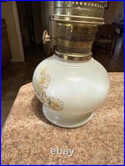 Aladdin Antique Milk Glass Kerosene Oil Lamp Original Globe MINT CONDITION 21.5