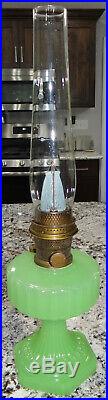 Aladdin Apple Green B-111 Moonstone Corinthian Kerosene Oil Lamp Glass Vtg NICE
